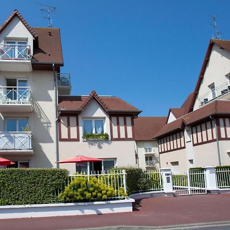 Appart Residence Proche Plage Avec Piscine Et Parking Couvert Prive Merville-Franceville-Plage Exterior foto