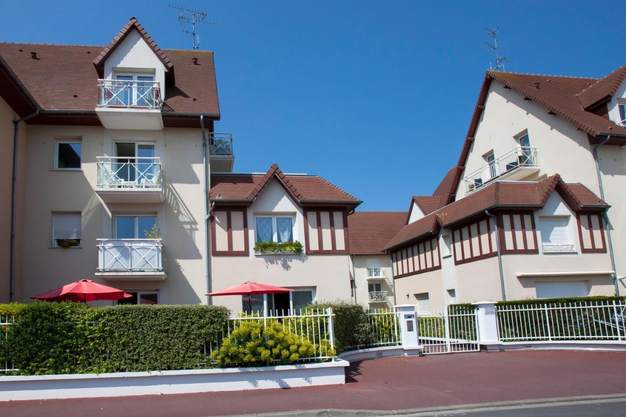 Appart Residence Proche Plage Avec Piscine Et Parking Couvert Prive Merville-Franceville-Plage Exterior foto