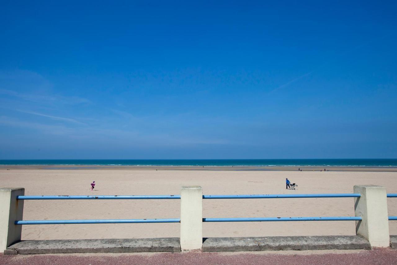 Appart Residence Proche Plage Avec Piscine Et Parking Couvert Prive Merville-Franceville-Plage Exterior foto